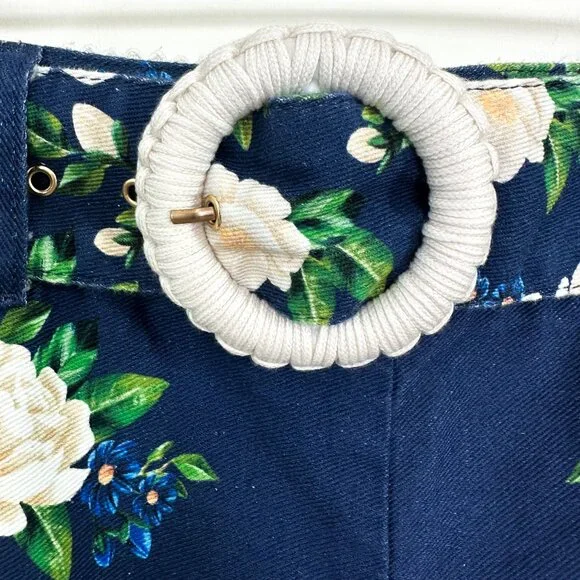 NWT Farm Rio High Rise Belted Navy Blue Flower Tapestry Shorts Size 30 Medium - Picture 7 of 9